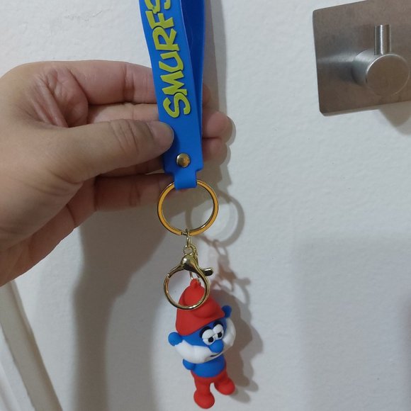 Super Cute Fun Smurfs Keychain - Picture 4 of 5